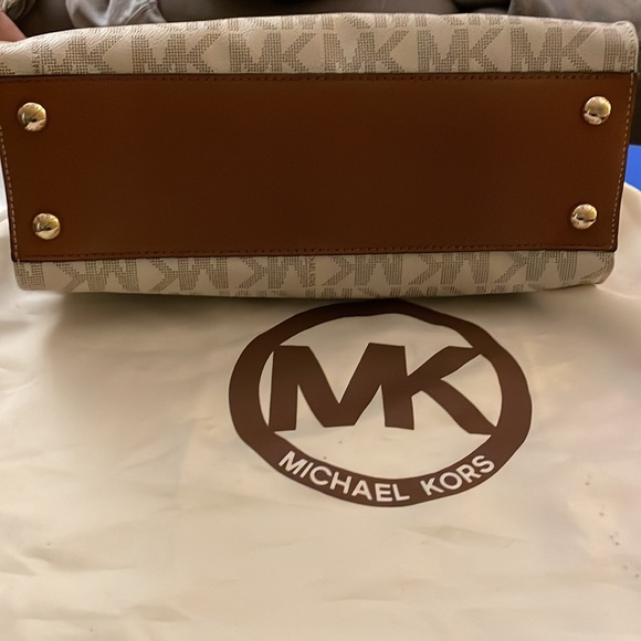 MK handbag - Picture 5 of 10